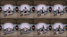 Slim and tattooed brunette babe Reine Vixen poses her fabulous feet in VR