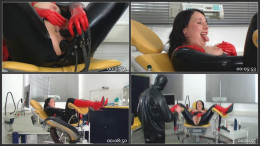 Anal masturbation and piss in mouth in rubber